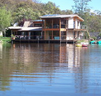 Lakeside Lodge - Accommodation QLD