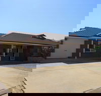 Marina Pathway - Accommodation QLD