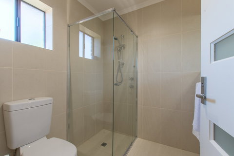 Mick O'Shea's - Accommodation QLD 3