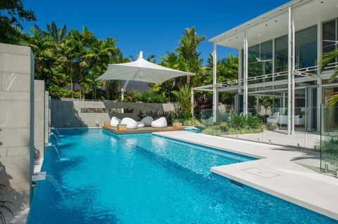 Port Douglas Getaways - The White Oasis - Accommodation QLD 0