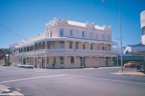 Rose Hotel - Accommodation QLD 0