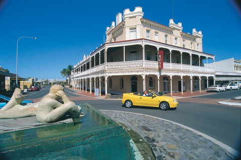 Rose Hotel - Accommodation QLD 1