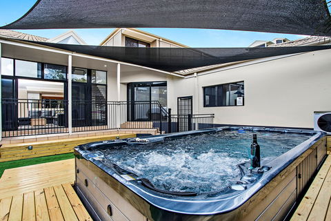 Serenity At Sapphire - Accommodation QLD 0