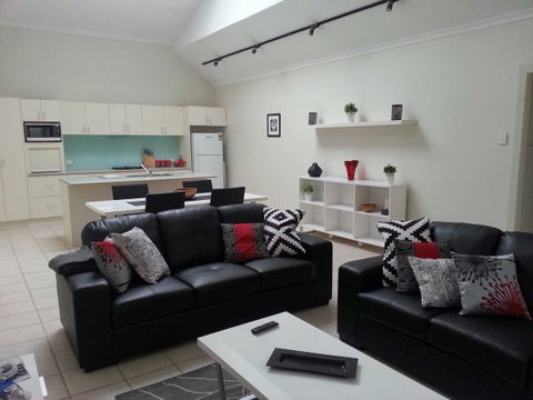 Studio One Accommodation - Accommodation QLD 0