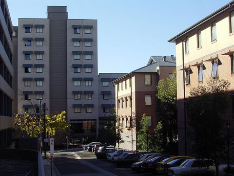Sydney University Village - Accommodation QLD 4