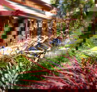 The Creek Cottage - Accommodation QLD