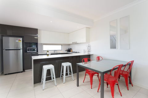 The Terrace In Cranebrook Waterside - Accommodation QLD 6