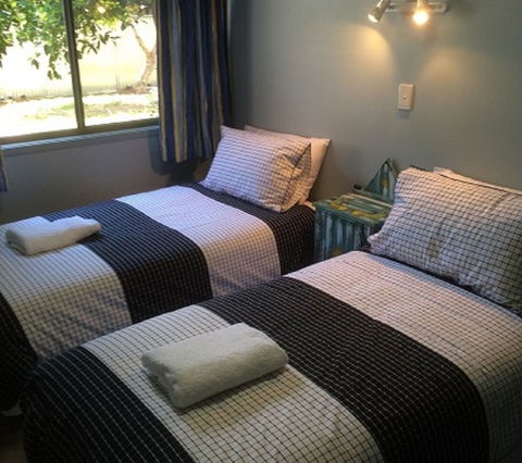 Tin Shack - Accommodation QLD 0