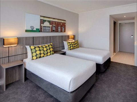 Travelodge Hotel Bankstown Sydney - Accommodation QLD 2