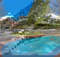Tudor House - Accommodation QLD