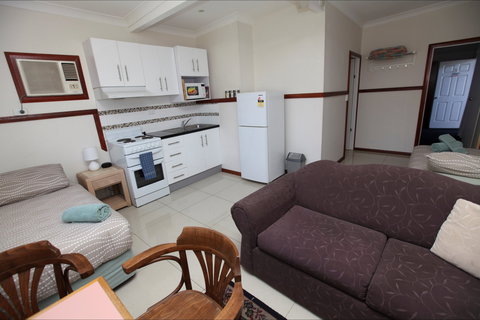 Across Country Motor Inn And Serviced Apartments - Accommodation QLD 1