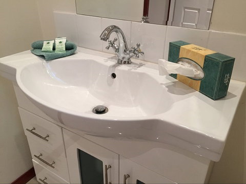 Across Country Motor Inn And Serviced Apartments - Accommodation QLD 2