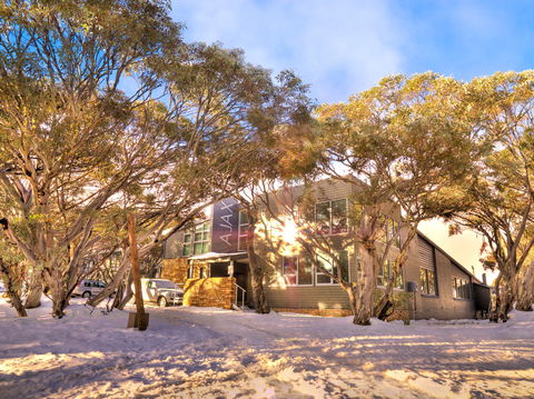 Ajax Ski Club - Accommodation QLD 0