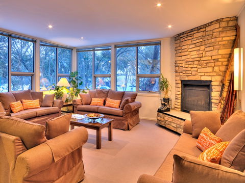 Ajax Ski Club - Accommodation QLD 2