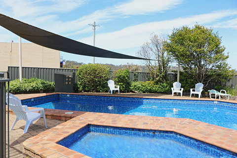 All Decked Out At Penguin Mews - Accommodation QLD 1