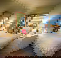 Antechamber Bay Retreats - Accommodation QLD