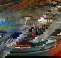 Banjos Bushland Retreat - Accommodation QLD