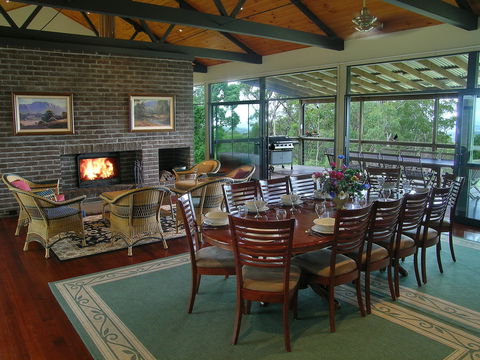 Banjos Bushland Retreat - Accommodation QLD 1