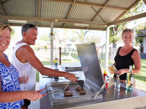 BIG4 NRMA Yarrawonga Mulwala Holiday Park - Accommodation QLD 4