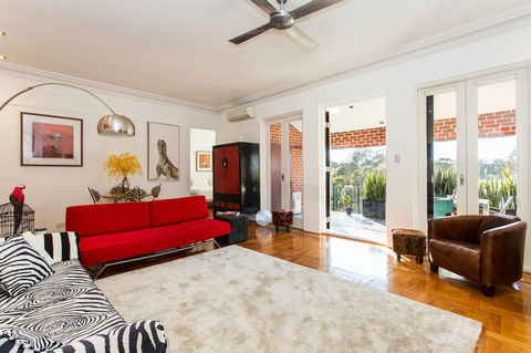 Boutique Apartment Redfern - Accommodation QLD 2