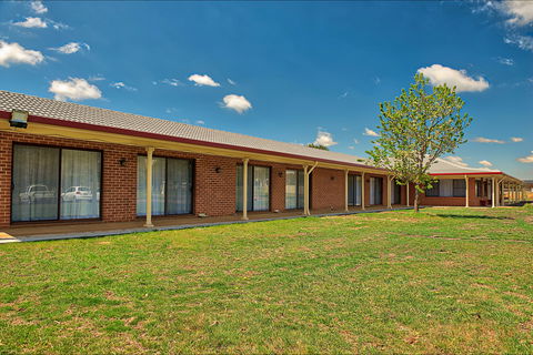 Bushmans Motor Inn - Accommodation QLD 1