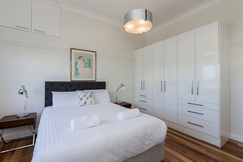 Cottesloe Beach Deluxe Apartment - Accommodation QLD 3