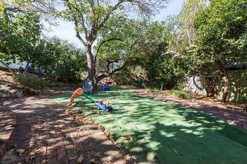 Cottesloe Beach Deluxe Apartment - Accommodation QLD 4