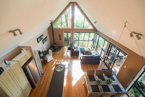Curious Cottages - Accommodation QLD 0