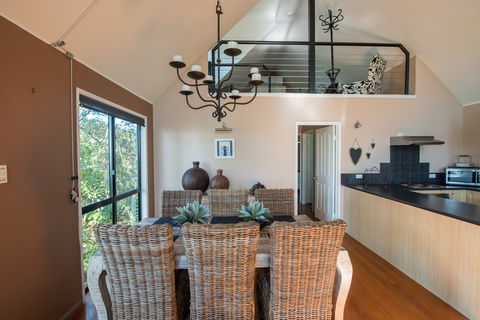Curious Cottages - Accommodation QLD 2