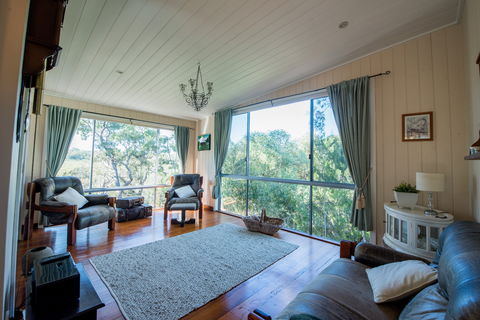 Curious Cottages - Accommodation QLD 6