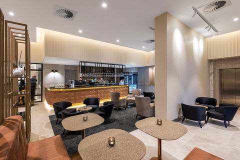 Deco Hotel Canberra - Accommodation QLD 4