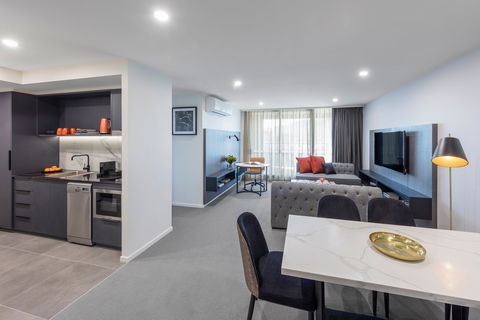 Deco Hotel Canberra - Accommodation QLD 7