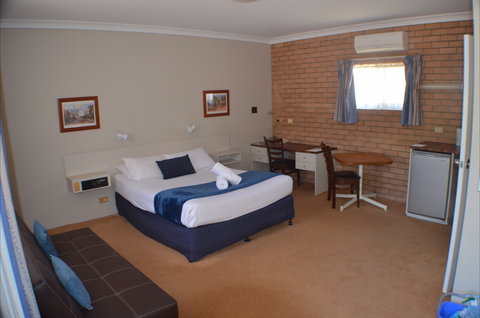Deer Park Motor Inn Armidale - Accommodation QLD 4