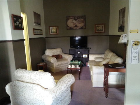 Duke Of Cornwall Inn - Accommodation QLD 3
