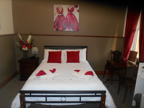 Duke Of Cornwall Inn - Accommodation QLD 6