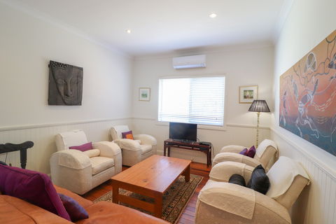 Embrace Cottage At Catherine Hill Bay - Accommodation QLD 2