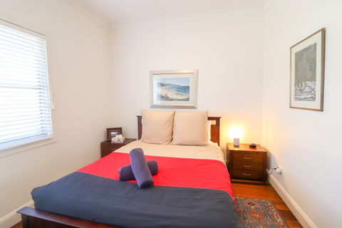 Embrace Cottage At Catherine Hill Bay - Accommodation QLD 4