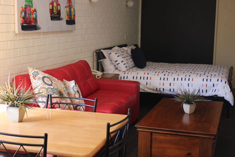 Esk Wivenhoe Motor Inn - Accommodation QLD 0