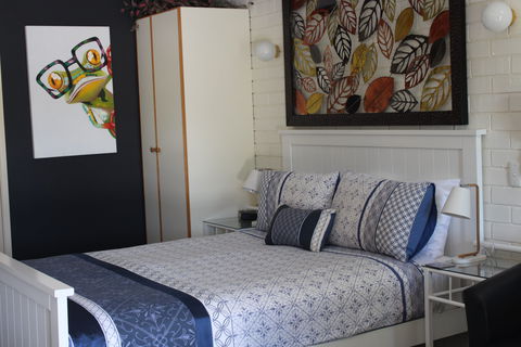 Esk Wivenhoe Motor Inn - Accommodation QLD 2