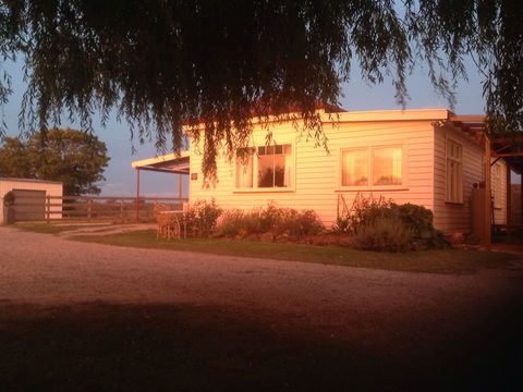Fairview Bed And Breakfast Cottage - Accommodation QLD 1
