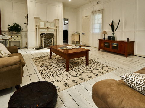 Glenellyn House - Servants Quarters - Accommodation QLD 3