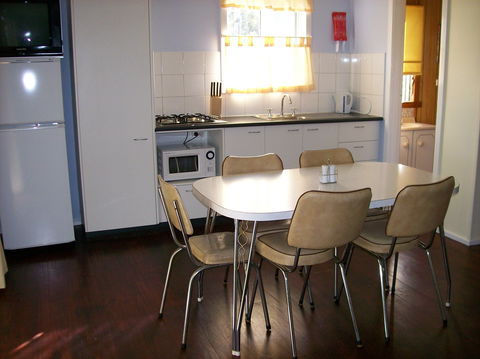 Goughs Bay Holiday Cottages - Accommodation QLD 2
