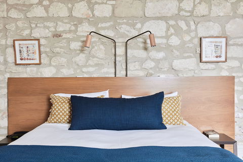 Hotel Sorrento - Accommodation QLD 3