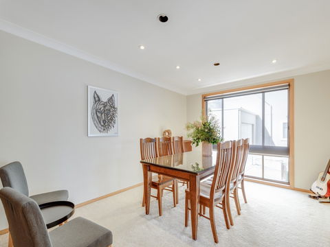 Kings Point Lake House - Accommodation QLD 3