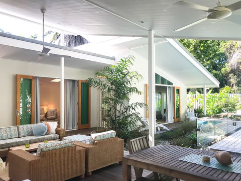 Pineapple Pete's Beach House - Accommodation QLD 1