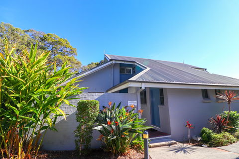Plover Deluxe Villa 25 - Accommodation QLD 0
