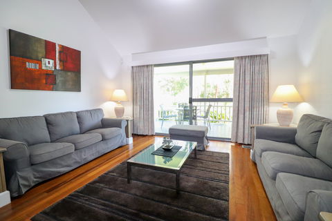 Plover Deluxe Villa 25 - Accommodation QLD 6