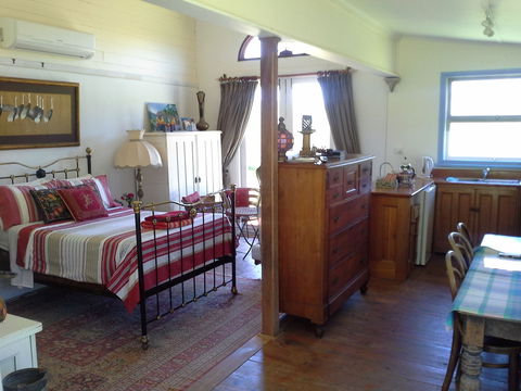 Runnymeade Studio B&B - Accommodation QLD 2