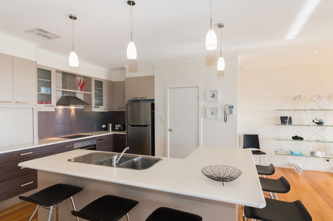 Serenity On Stacey - Accommodation QLD 1