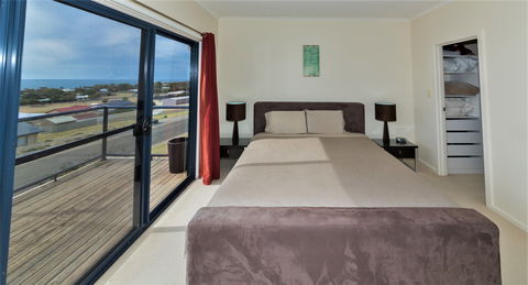 Serenity On Stacey - Accommodation QLD 7